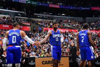 亚洲足球更 亚洲足球更